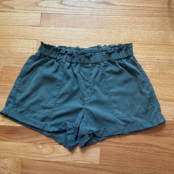 Aerie Lyocell Army Green Pull On Shorts 3.5 Inch Inseam - Picture 1 of 7